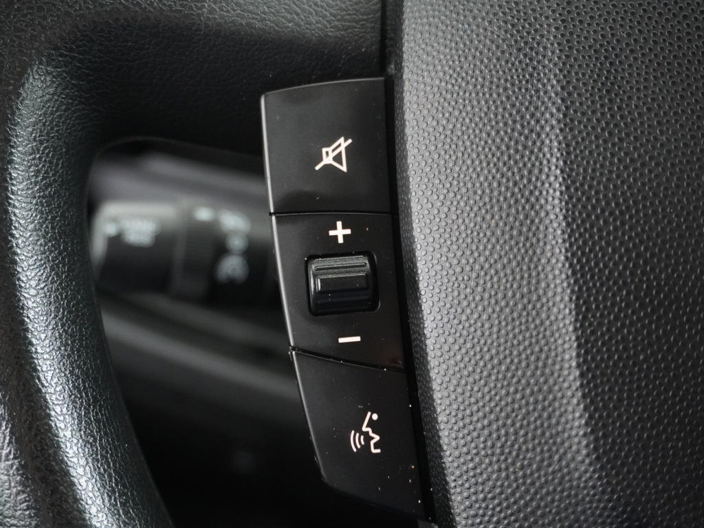 PEUGEOT-BOXER-333 2.0HDI 3-Pers. Camera Airco Trekhaak Cruise-Control Schuifdeur-R. Betonplex Lat-Om-Lat Premium CruiseControl ESP Elektr.Spie