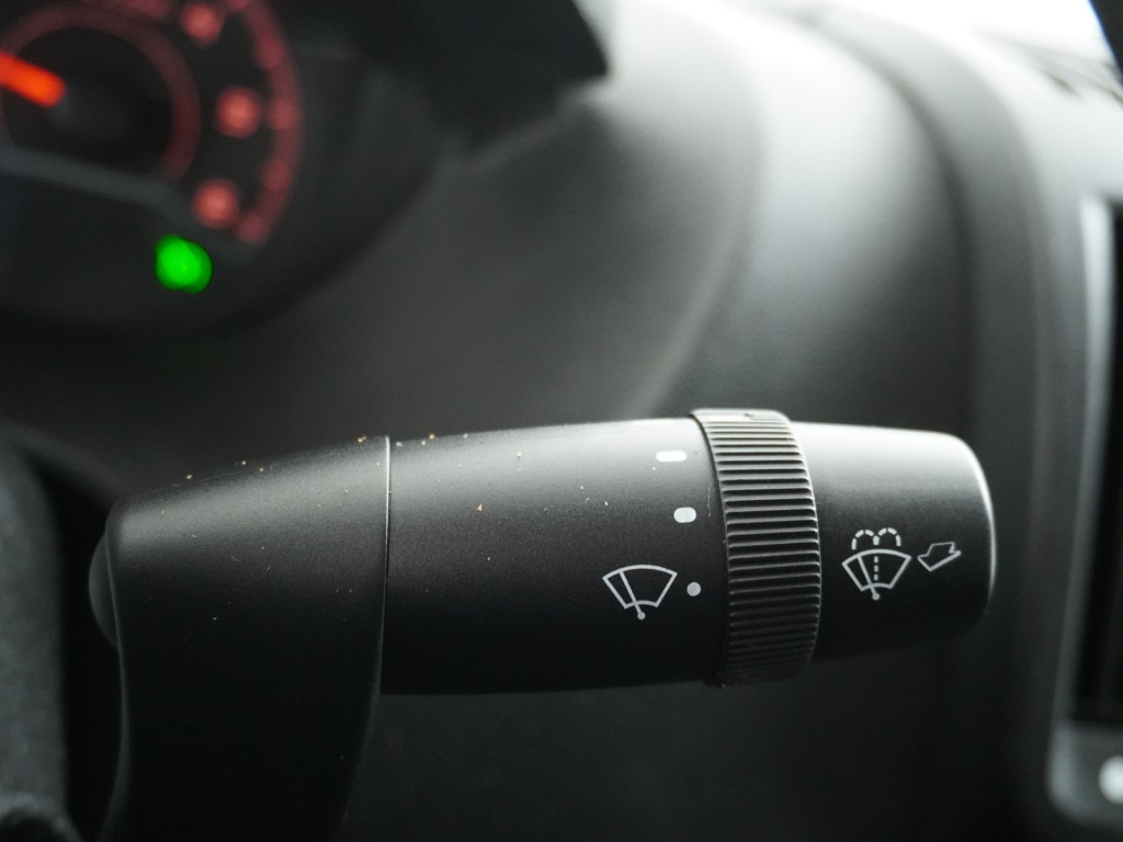 PEUGEOT-BOXER-333 2.0HDI 3-Pers. Camera Airco Trekhaak Cruise-Control Schuifdeur-R. Betonplex Lat-Om-Lat Premium CruiseControl ESP Elektr.Spie
