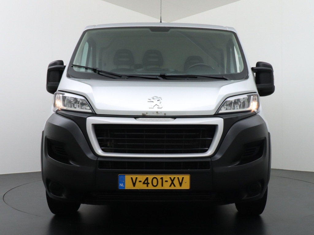 PEUGEOT-BOXER-333 2.0HDI 3-Pers. Camera Airco Trekhaak Cruise-Control Schuifdeur-R. Betonplex Lat-Om-Lat Premium CruiseControl ESP Elektr.Spie