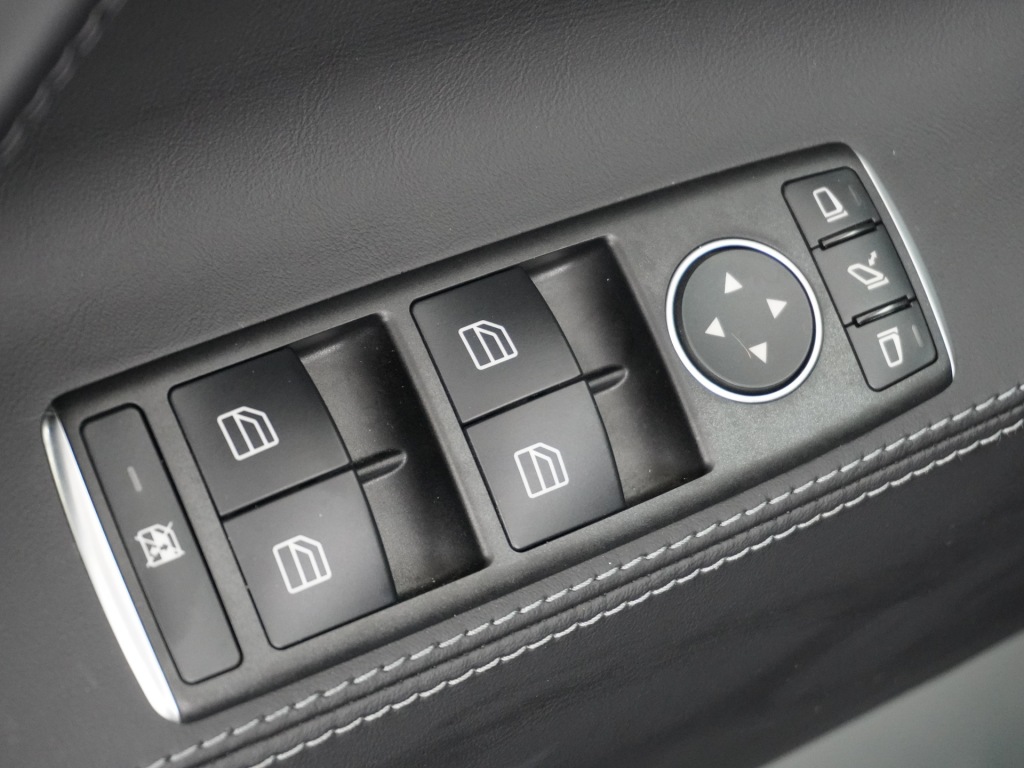 TESLA-MODEL S-75D AWD Luchtvering Enhanced AutoPilot Navi Panorama-Dak Camera Adaptive-Led Elektr.Stuur en Stoel+Geheugen+Spiegels+verwarmd El