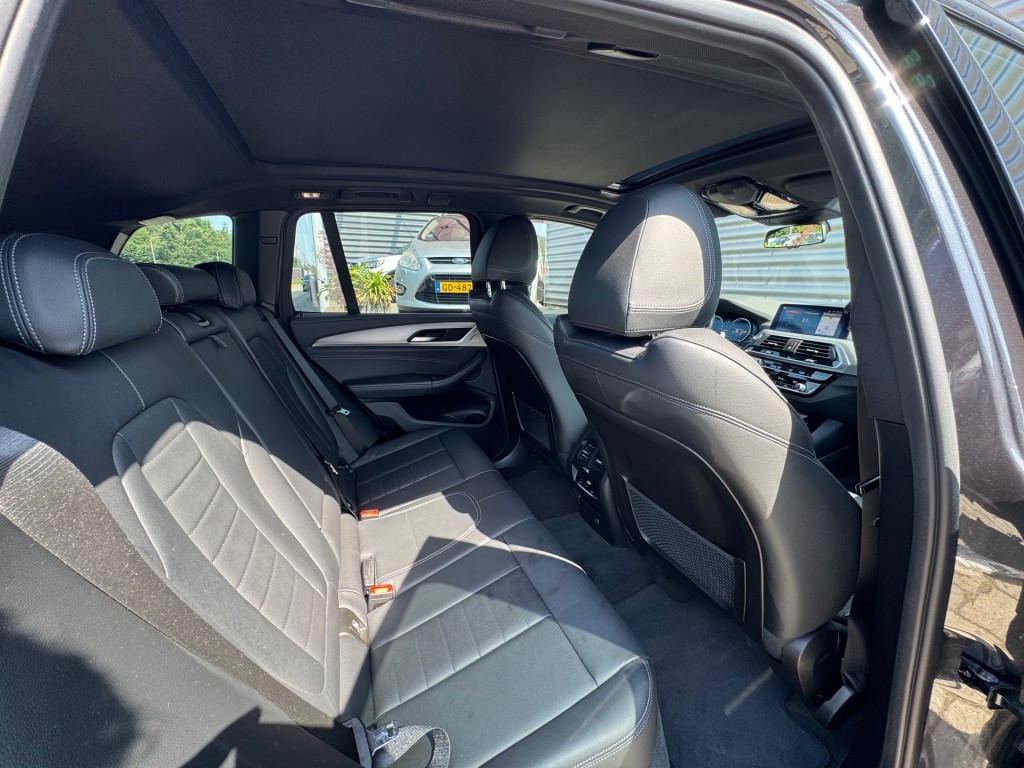 BMW-X3-M40i X-Drive 354Pk High Executive HUD Panodak Camera