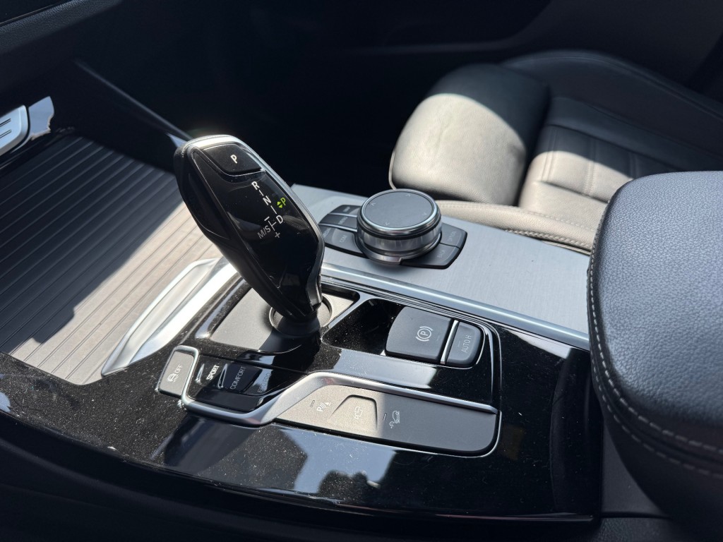 BMW-X3-M40i X-Drive 354Pk High Executive HUD Panodak Camera