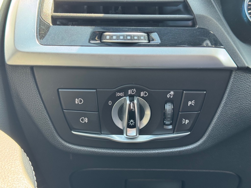 BMW-X3-M40i X-Drive 354Pk High Executive HUD Panodak Camera