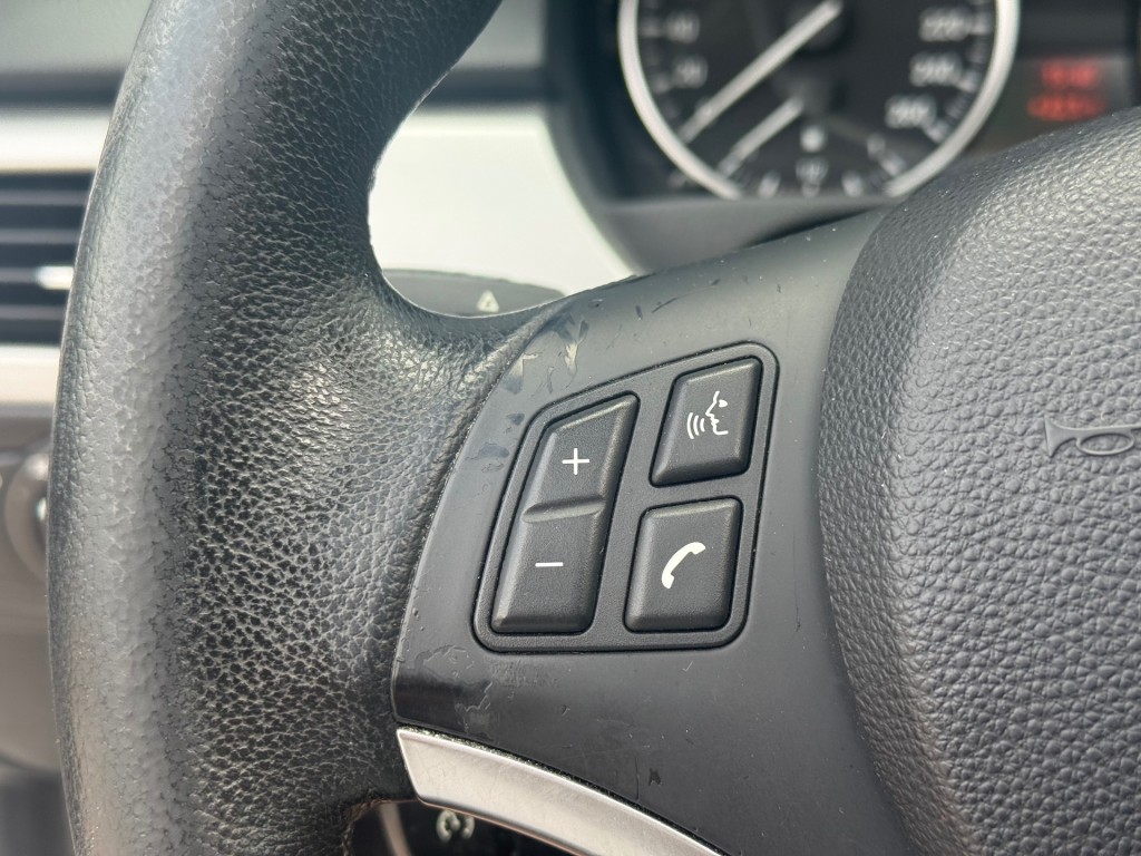 BMW-3-SERIE-320i TOURING / AIRCO NAVIGATIE PANORAMA XENON PDC-RONDOM