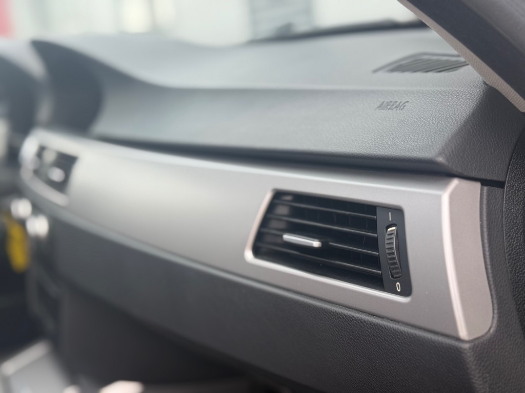 BMW-3-SERIE-320i TOURING / AIRCO NAVIGATIE PANORAMA XENON PDC-RONDOM