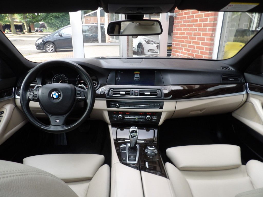 BMW-5-SERIE-520i High Executive TOURING