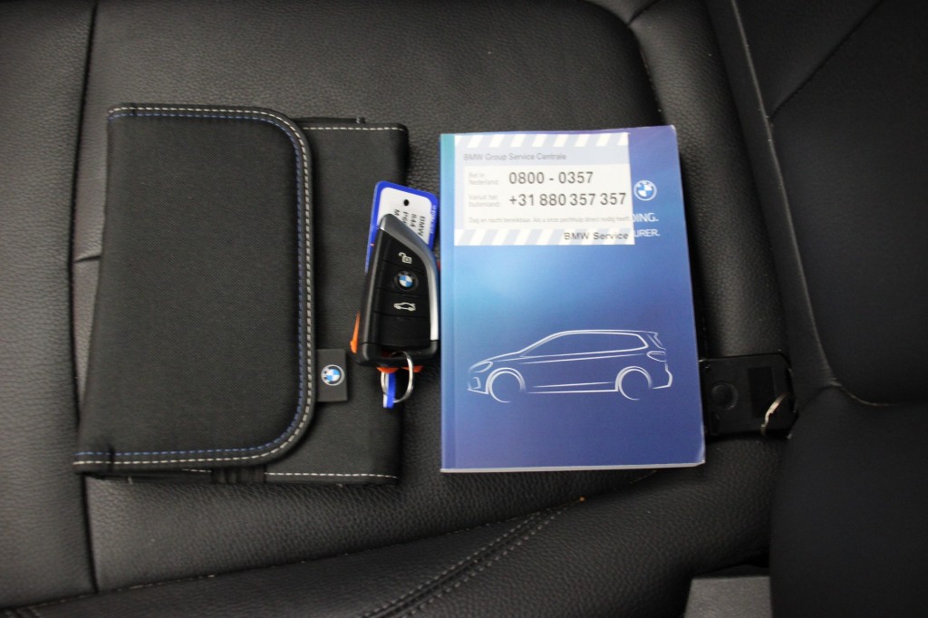 BMW-2-SERIE GRAN TOURER-218i High Executive 7 Persoons - Camera, Leer, Stoelverw.