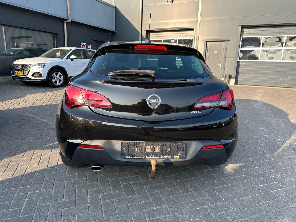 OPEL-ASTRA-1.4 T GTC Black Edition Clima Leder Trekhaak