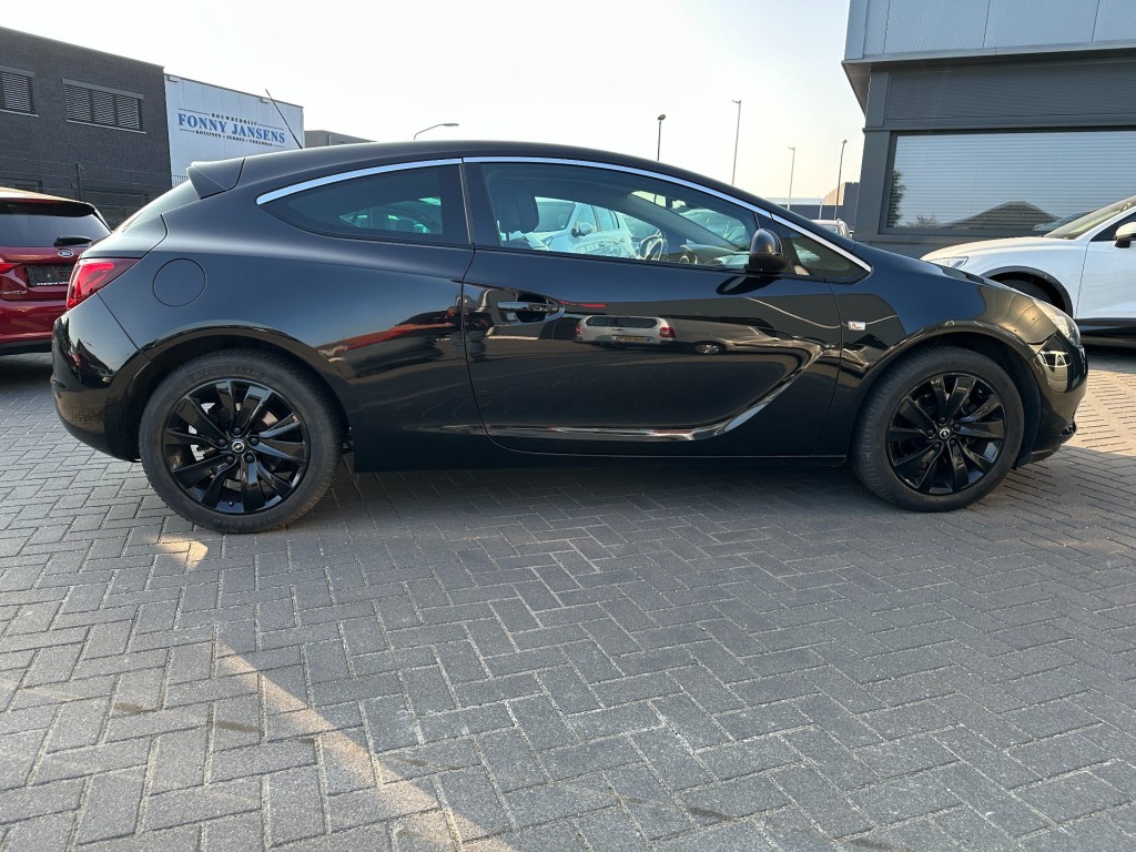OPEL-ASTRA-1.4 T GTC Black Edition Clima Leder Trekhaak