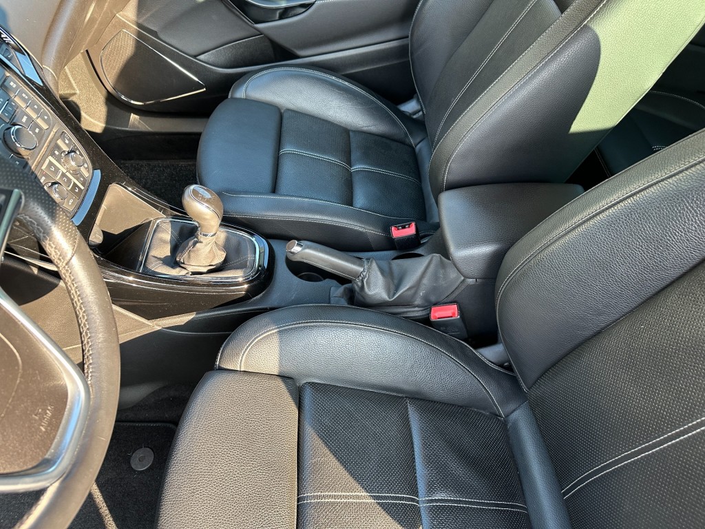 OPEL-ASTRA-1.4 T GTC Black Edition Clima Leder Trekhaak