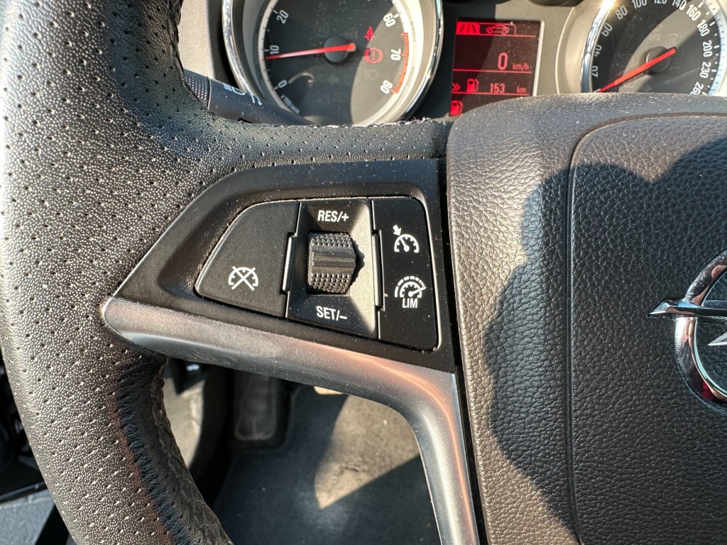 OPEL-ASTRA-1.4 T GTC Black Edition Clima Leder Trekhaak