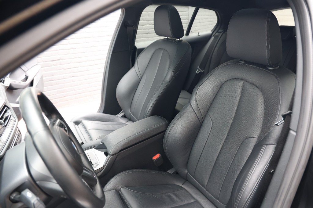 BMW-1-SERIE-118i M-Sport Aut. NAP/Pano/Stoelvw/Cam/Trekhaak