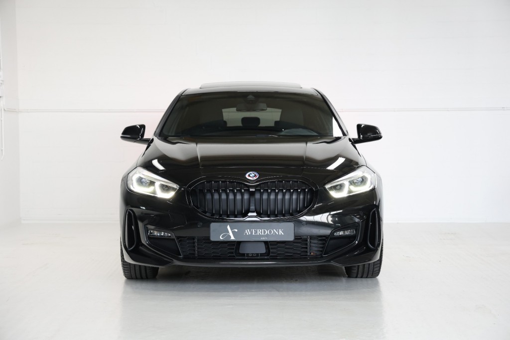 BMW-1-SERIE-118i M-Sport Aut. NAP/Pano/Stoelvw/Cam/Trekhaak