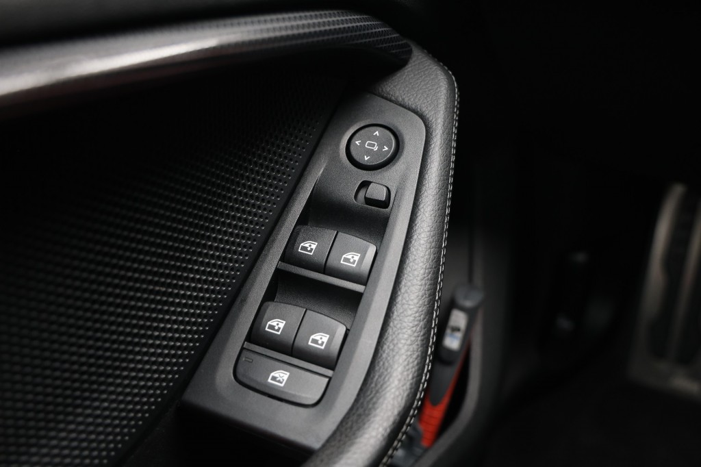 BMW-1-SERIE-118i M-Sport Aut. NAP/Pano/Stoelvw/Cam/Trekhaak