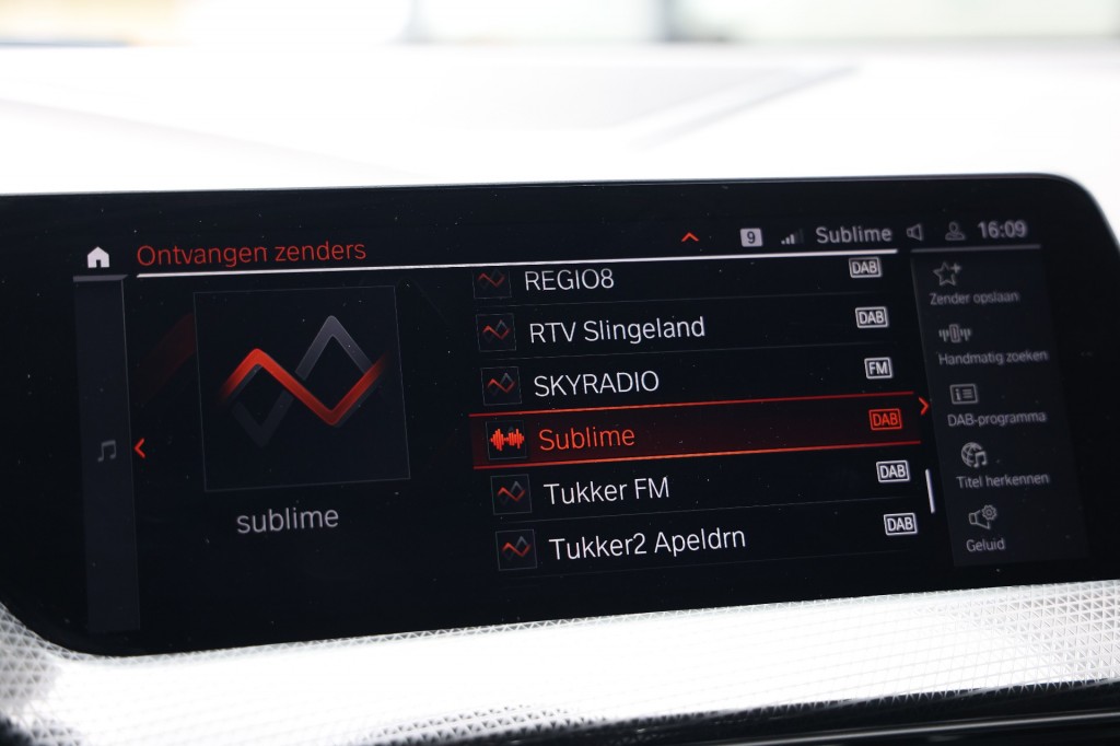 BMW-1-SERIE-118i M-Sport Aut. NAP/Pano/Stoelvw/Cam/Trekhaak