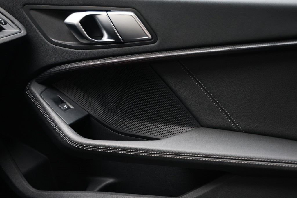 BMW-1-SERIE-118i M-Sport Aut. NAP/Pano/Stoelvw/Cam/Trekhaak