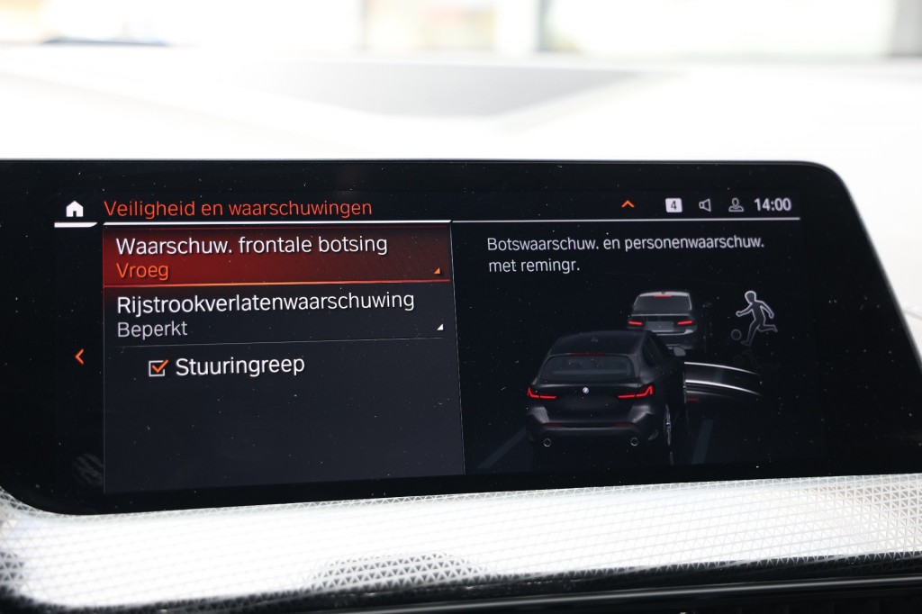 BMW-1-SERIE-118i M-Sport Aut. NAP/Pano/Stoelvw/Cam/Trekhaak