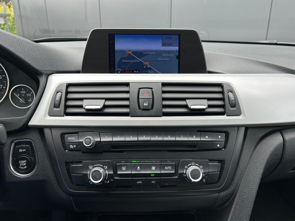 BMW-3-SERIE-316i Executive Xenon Leder Navi Cruise PDC NL-auto