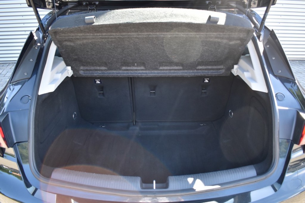 OPEL-ASTRA-1.0 5DRS. EDITION / PCD V+A / APPLE CARPLAY+NAVI / ECC