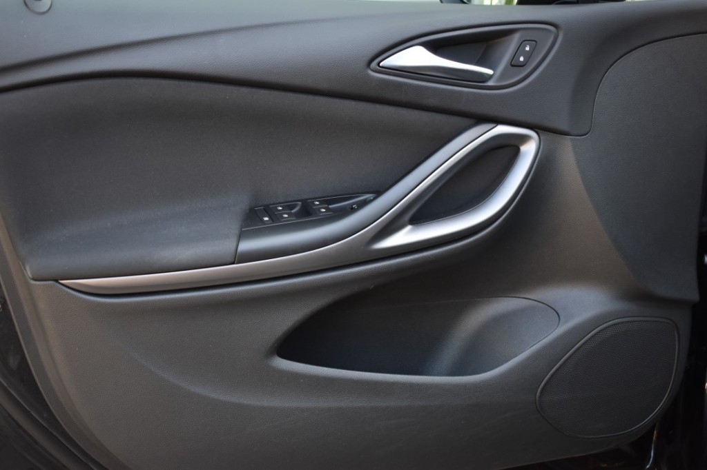 OPEL-ASTRA-1.0 5DRS. EDITION / PCD V+A / APPLE CARPLAY+NAVI / ECC