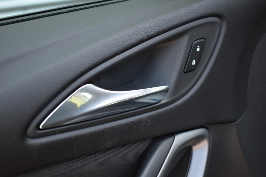 OPEL-ASTRA-1.0 5DRS. EDITION / PCD V+A / APPLE CARPLAY+NAVI / ECC