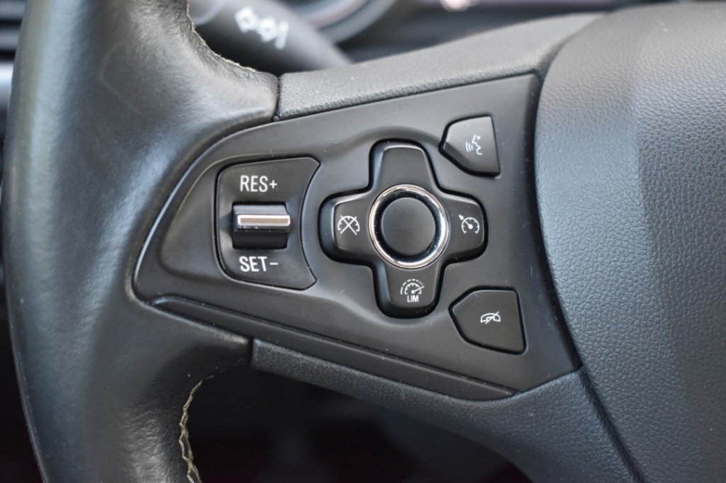 OPEL-ASTRA-1.0 5DRS. EDITION / PCD V+A / APPLE CARPLAY+NAVI / ECC