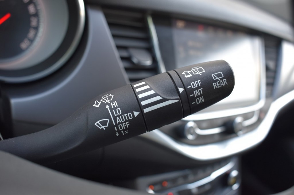 OPEL-ASTRA-1.0 5DRS. EDITION / PCD V+A / APPLE CARPLAY+NAVI / ECC