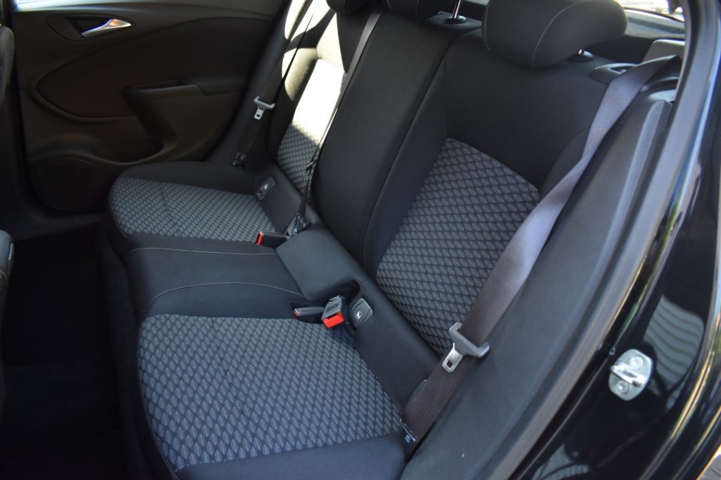 OPEL-ASTRA-1.0 5DRS. EDITION / PCD V+A / APPLE CARPLAY+NAVI / ECC