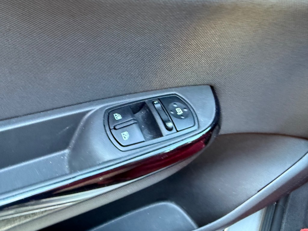 OPEL-CORSA-E-1.4 INNOVATION AUTOMAAT BJ.2016 CAMERA CRUISE