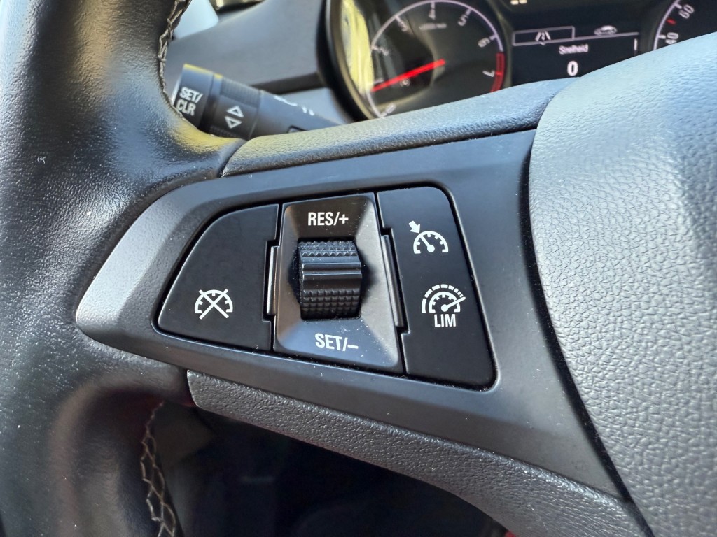 OPEL-CORSA-E-1.4 INNOVATION AUTOMAAT BJ.2016 CAMERA CRUISE