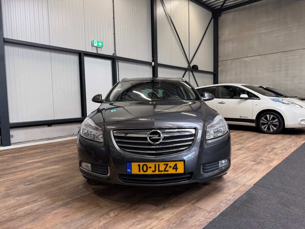OPEL-INSIGNIA-Sports Tourer 1.6 T Cosmos / CLIMA / CRUISE / LM 20/ NAVI / PDC