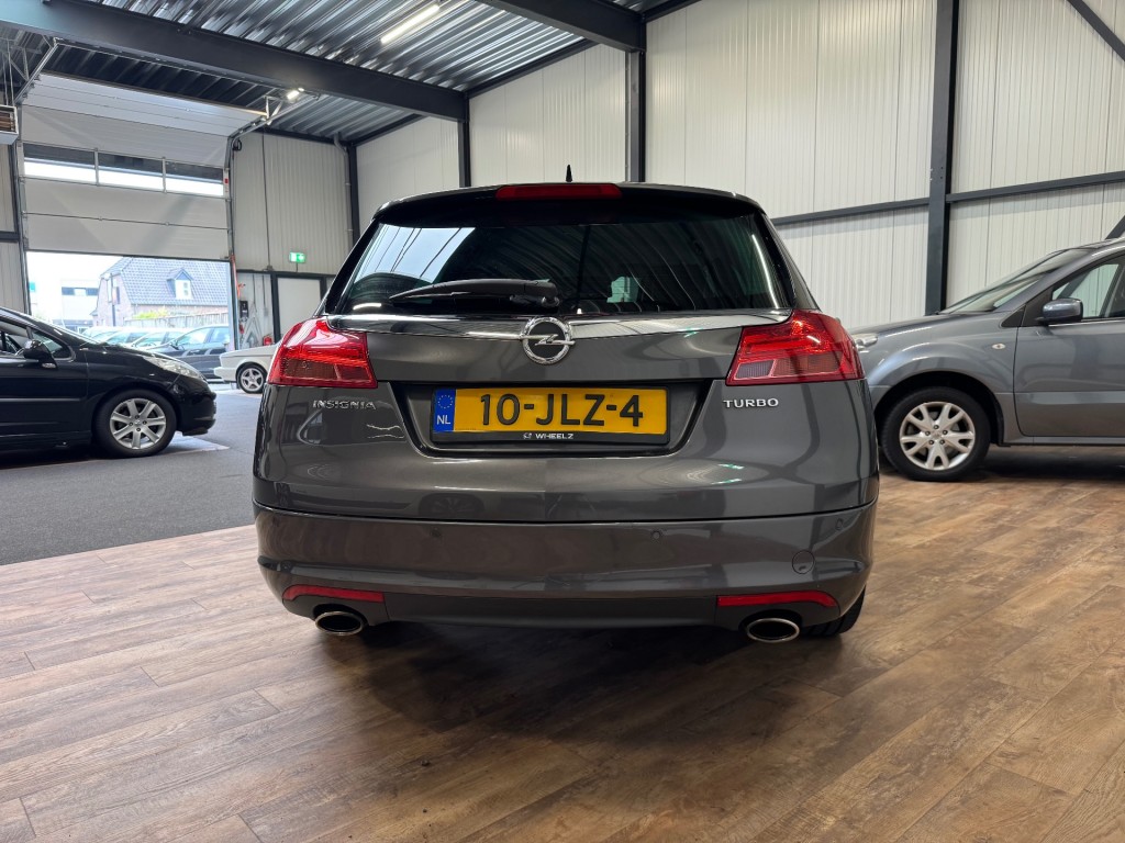OPEL-INSIGNIA-Sports Tourer 1.6 T Cosmos / CLIMA / CRUISE / LM 20/ NAVI / PDC