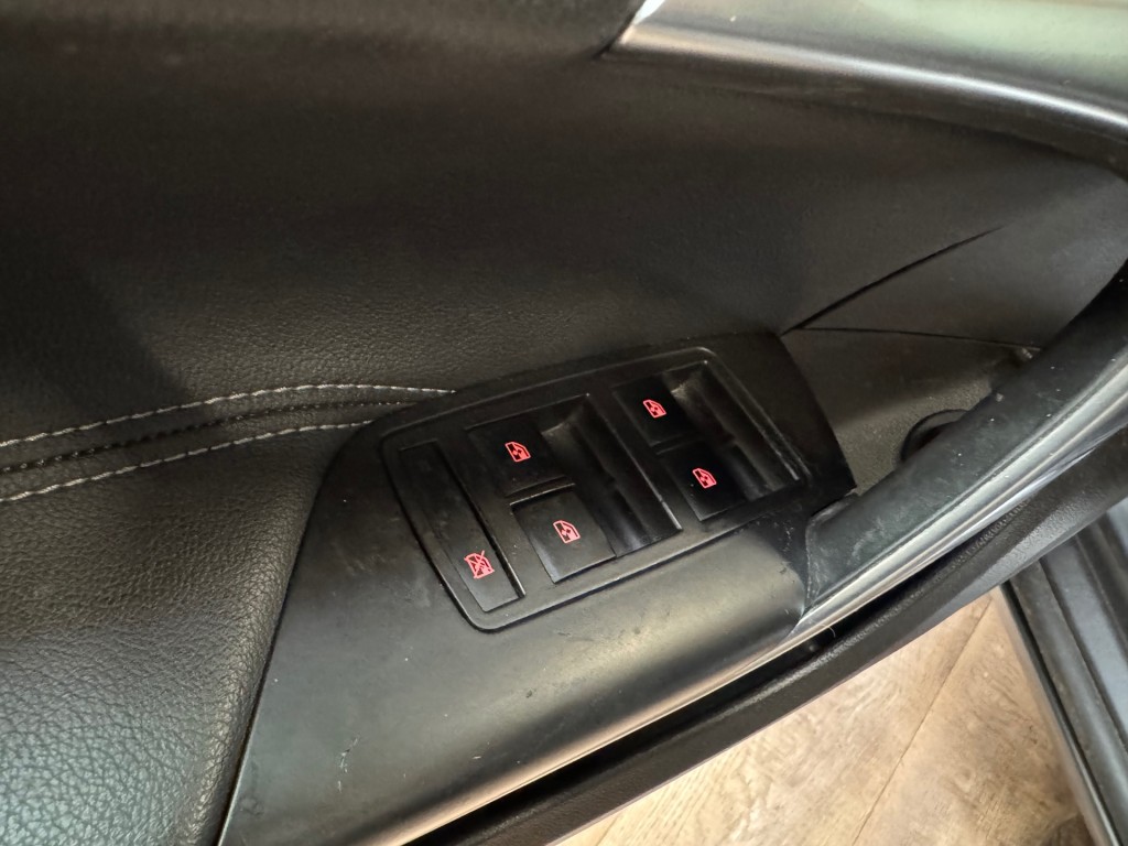 OPEL-INSIGNIA-Sports Tourer 1.6 T Cosmos / CLIMA / CRUISE / LM 20/ NAVI / PDC