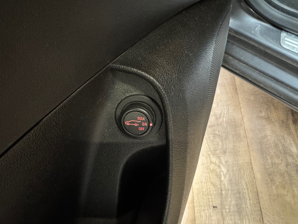 OPEL-INSIGNIA-Sports Tourer 1.6 T Cosmos / CLIMA / CRUISE / LM 20/ NAVI / PDC