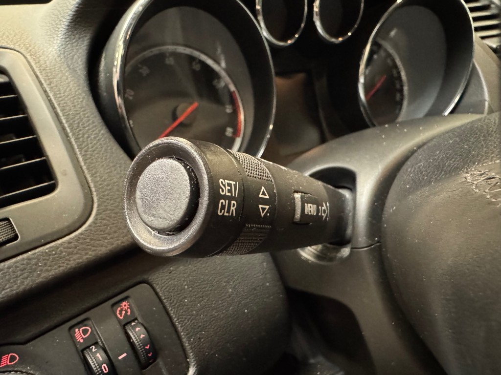 OPEL-INSIGNIA-Sports Tourer 1.6 T Cosmos / CLIMA / CRUISE / LM 20/ NAVI / PDC