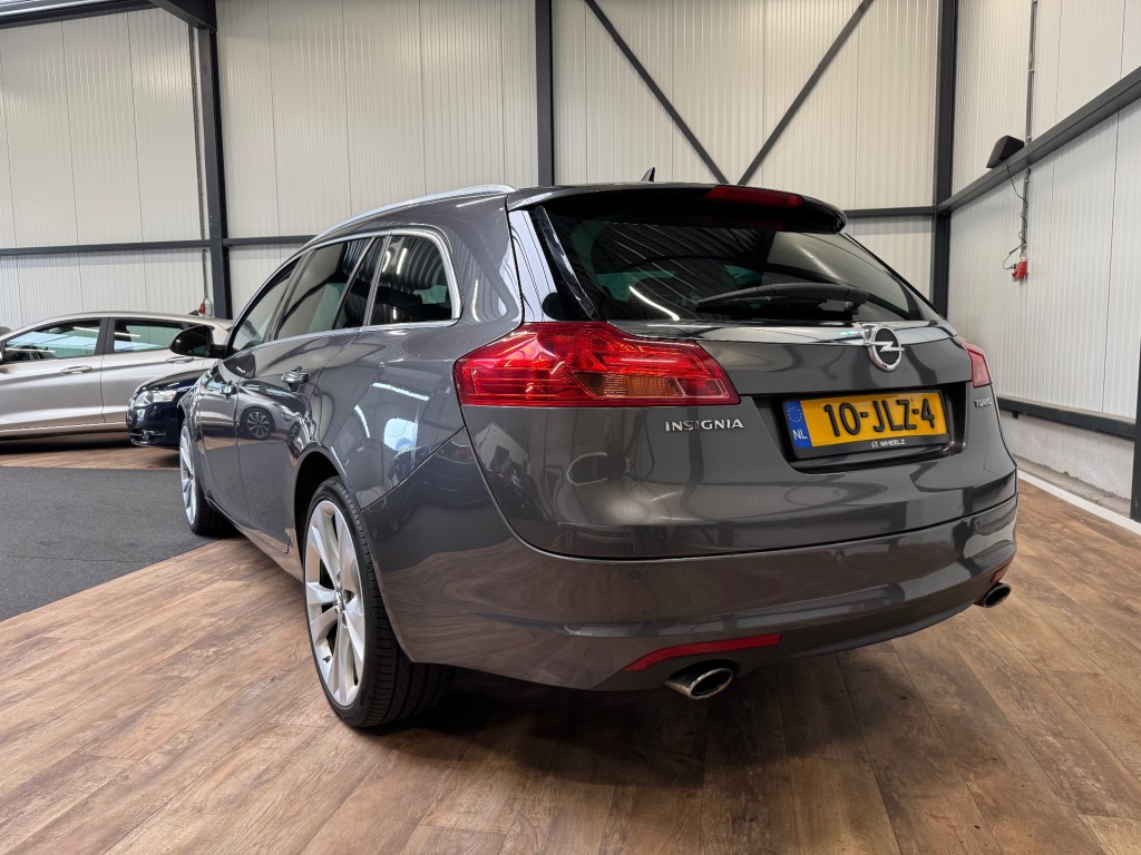 OPEL-INSIGNIA-Sports Tourer 1.6 T Cosmos / CLIMA / CRUISE / LM 20/ NAVI / PDC