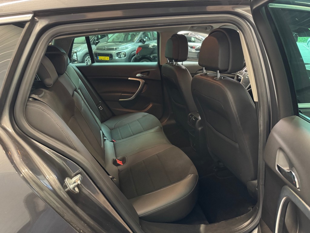 OPEL-INSIGNIA-Sports Tourer 1.6 T Cosmos / CLIMA / CRUISE / LM 20/ NAVI / PDC