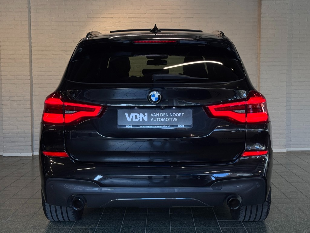 BMW-X3-xDrive20i High Executive M-Sport Pano Trekhaak Camera 20''