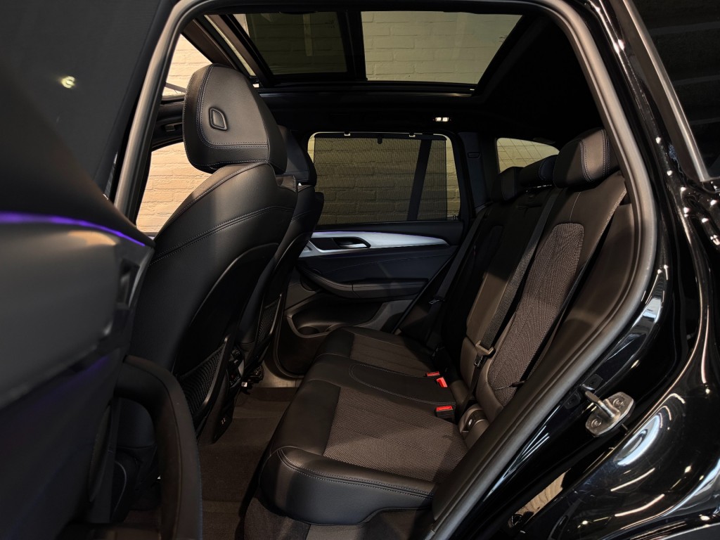 BMW-X3-xDrive20i High Executive M-Sport Pano Trekhaak Camera 20''