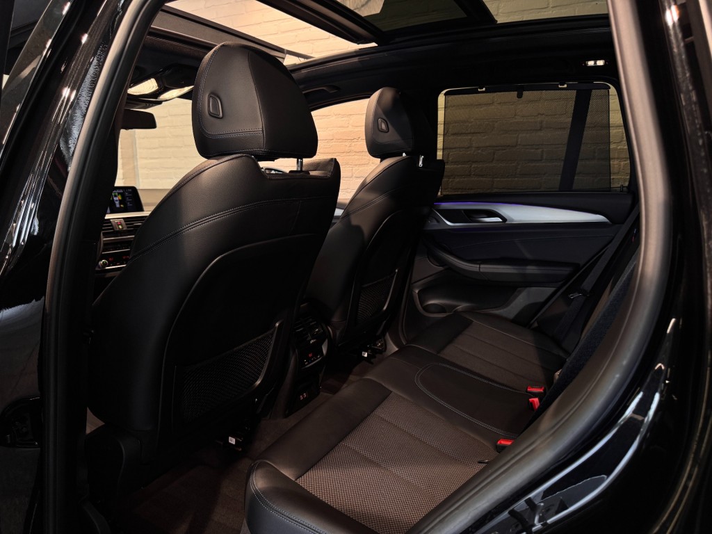 BMW-X3-xDrive20i High Executive M-Sport Pano Trekhaak Camera 20''