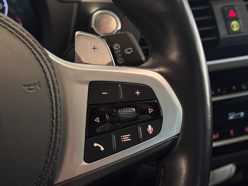 BMW-X3-xDrive20i High Executive M-Sport Pano Trekhaak Camera 20''