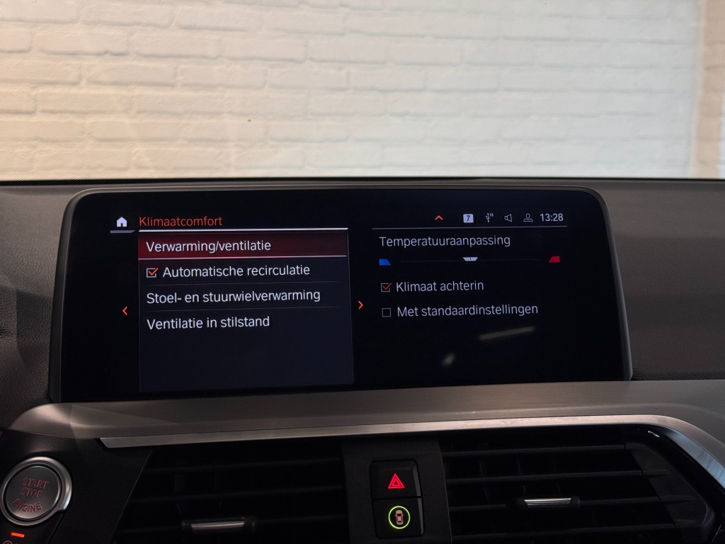 BMW-X3-xDrive20i High Executive M-Sport Pano Trekhaak Camera 20''