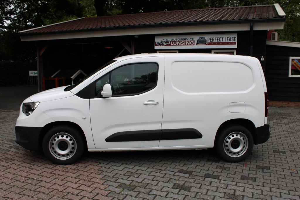 OPEL-COMBO-1.5D L1H1 EDITION 130PK AUTOMAAT Navi PDC Carplay Keyless