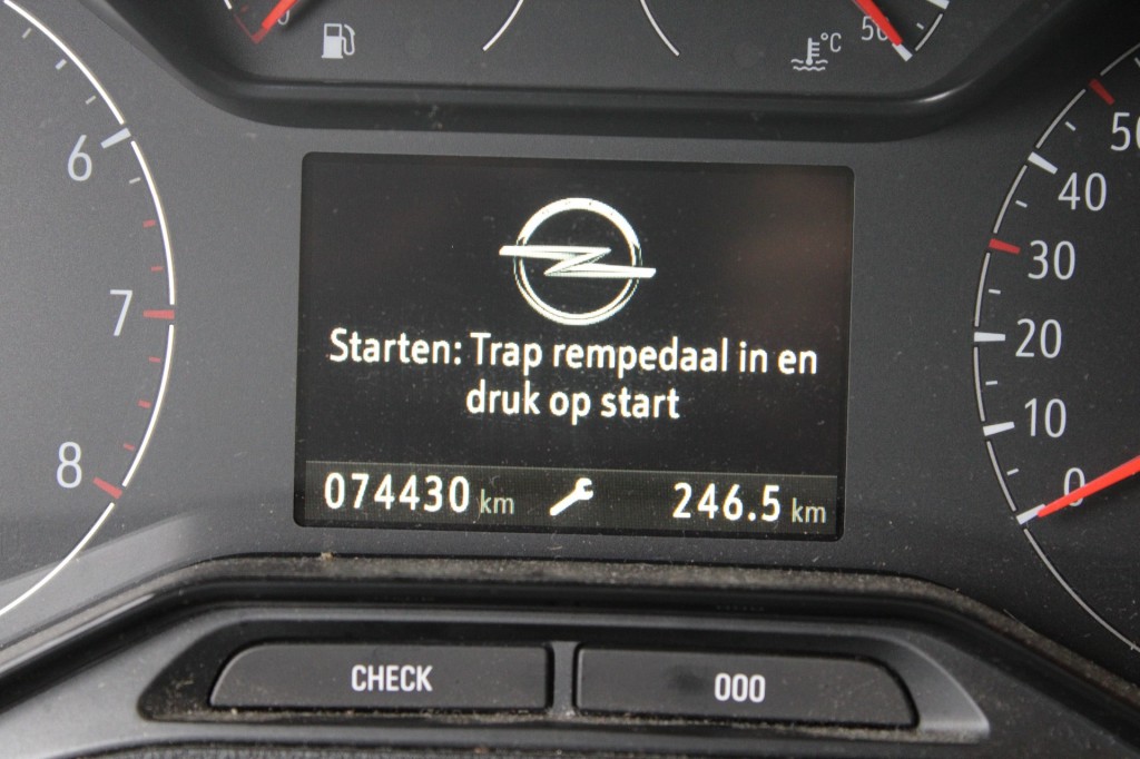 OPEL-COMBO-1.5D L1H1 EDITION 130PK AUTOMAAT Navi PDC Carplay Keyless