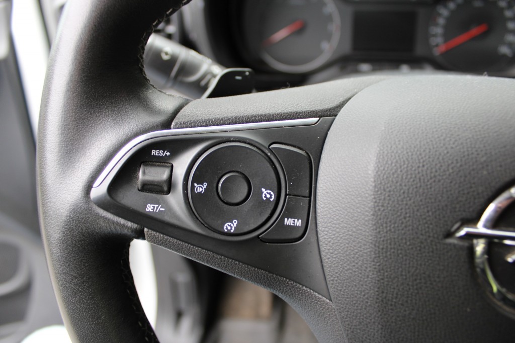 OPEL-COMBO-1.5D L1H1 EDITION 130PK AUTOMAAT Navi PDC Carplay Keyless