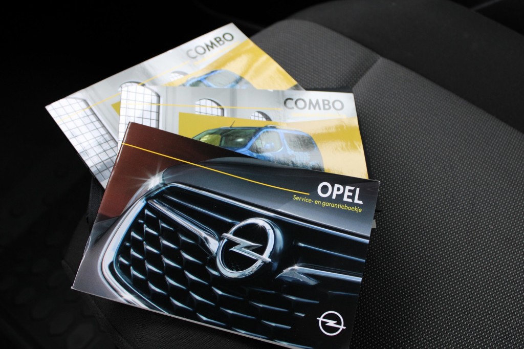 OPEL-COMBO-1.5D L1H1 EDITION 130PK AUTOMAAT Navi PDC Carplay Keyless