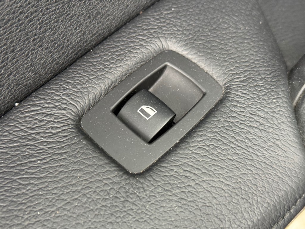 BMW-X5-XDRIVE30d BLP HIGH EXE AUTOMAAT / AIRCO NAVI PANO PDC LEER DAB TREKHAAK