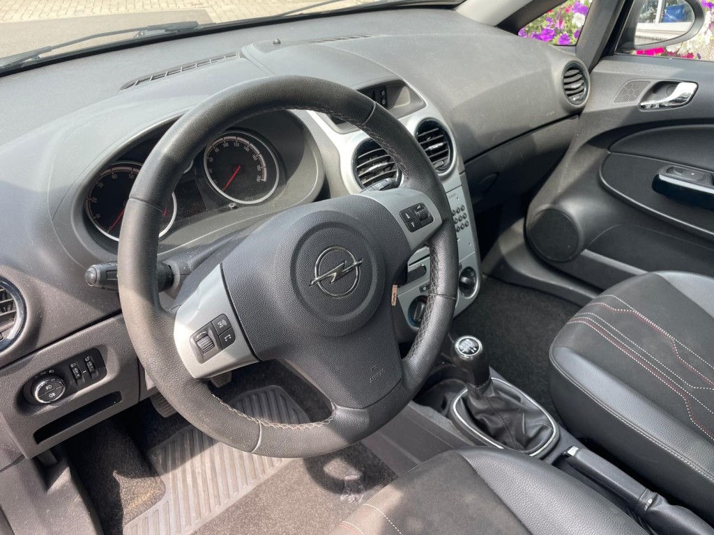 OPEL-CORSA-1.2-16V COSMO