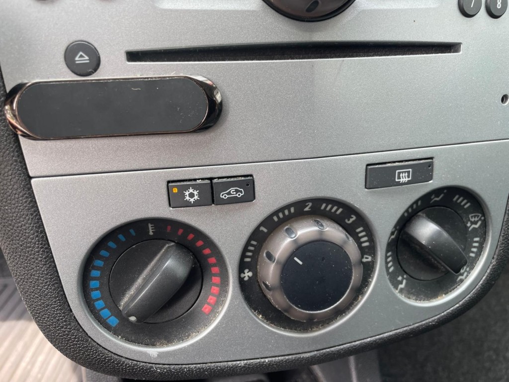 OPEL-CORSA-1.2-16V COSMO