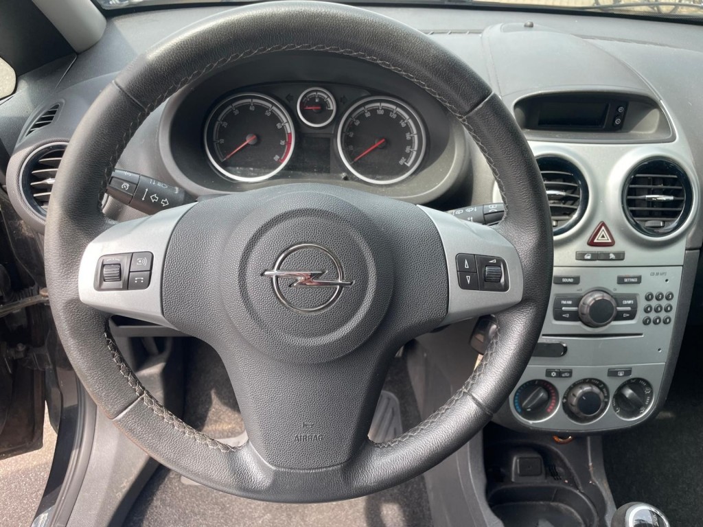 OPEL-CORSA-1.2-16V COSMO